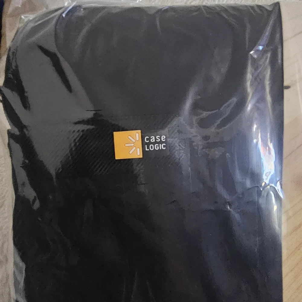 Case Logic LAPS-116 Carrying Case Sleeve for 15